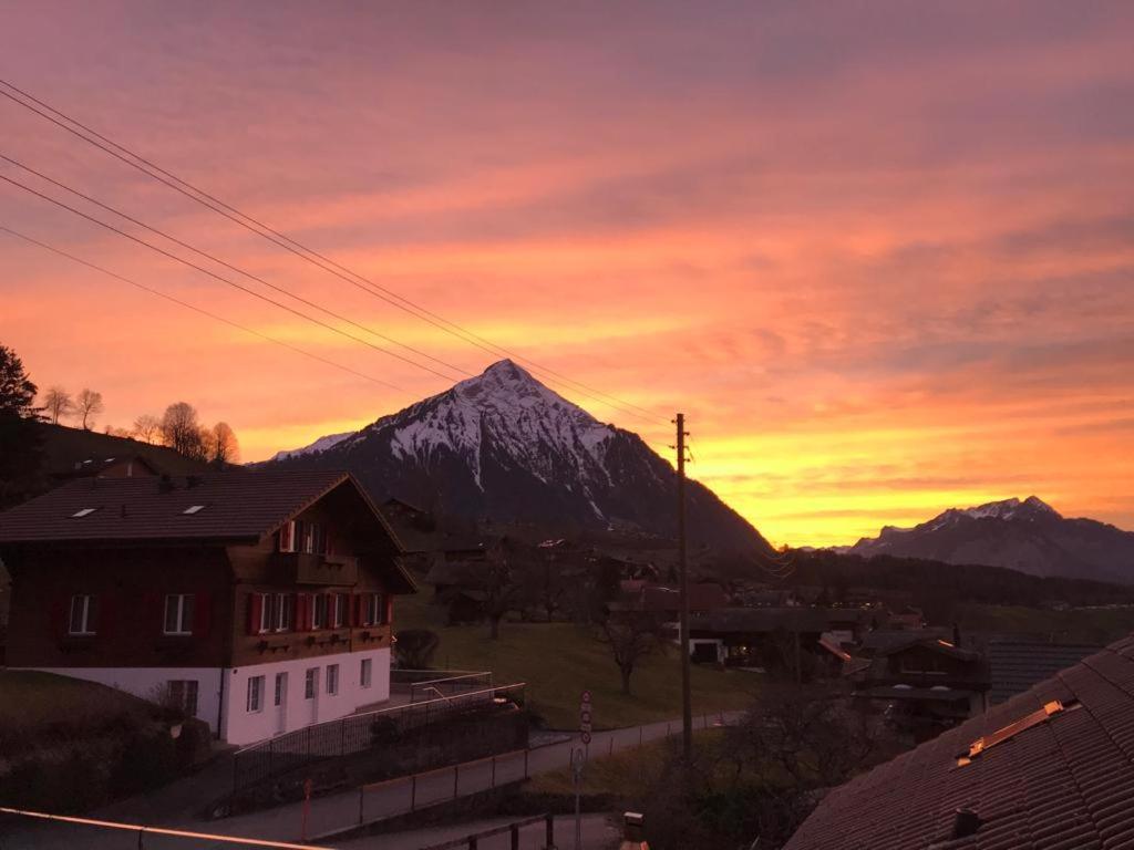 Moderne Unterkunft Mit Panoramablick Auf Thunersee Krattigen Экстерьер фото